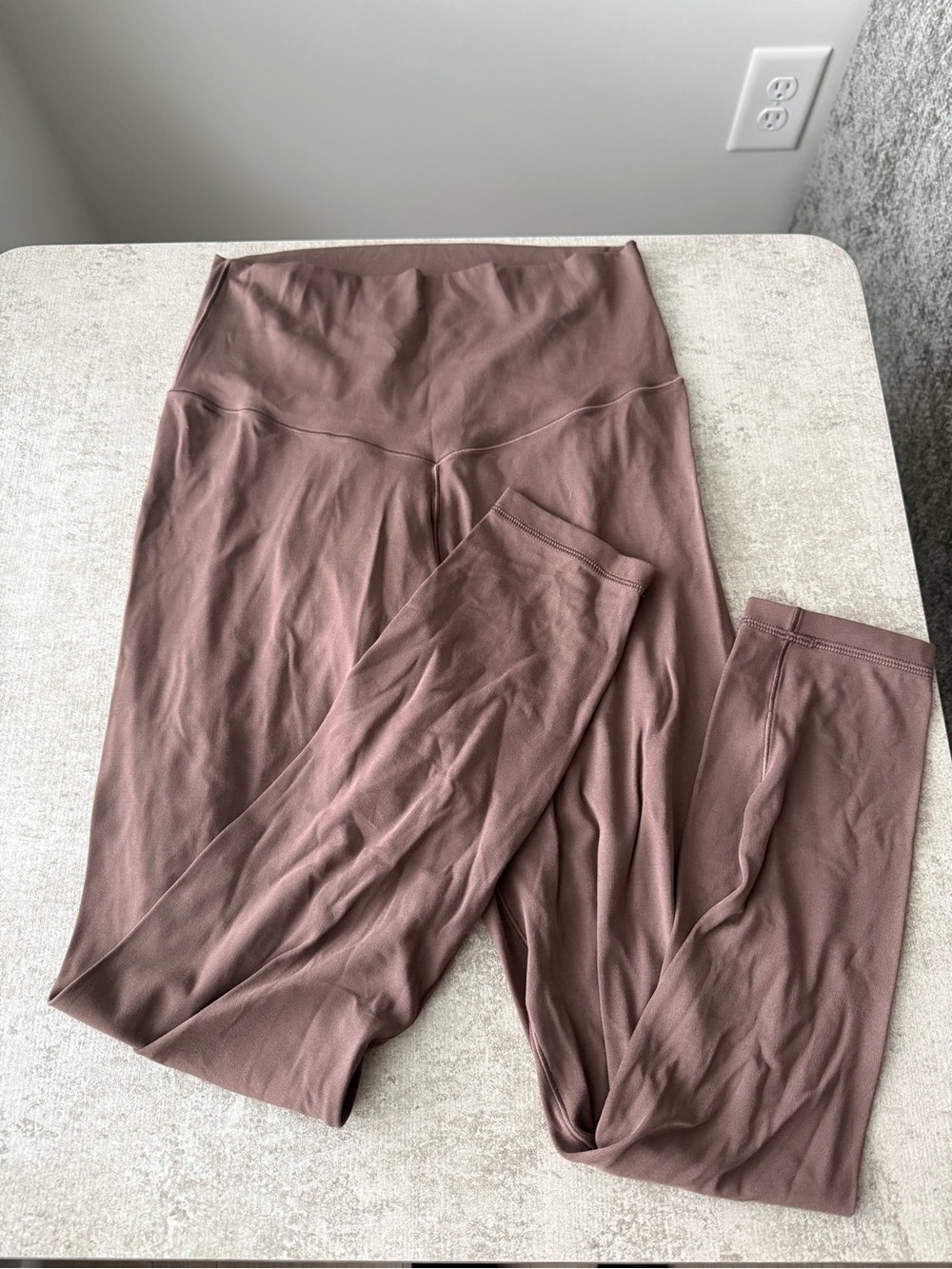 American Eagle Outfitters High-Waisted Leggings in Mauve Brown